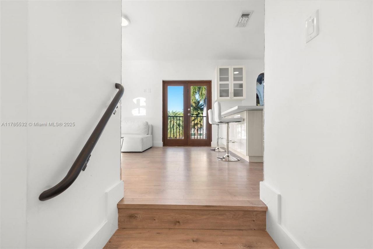 270 Atlantic Ave, Sunny Isles Beach, FL 33160 Photo