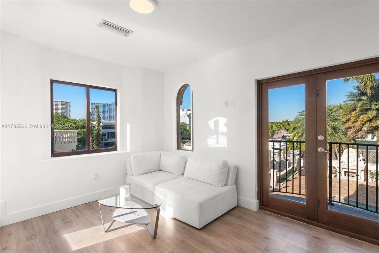 270 Atlantic Ave, Sunny Isles Beach, FL 33160 Photo