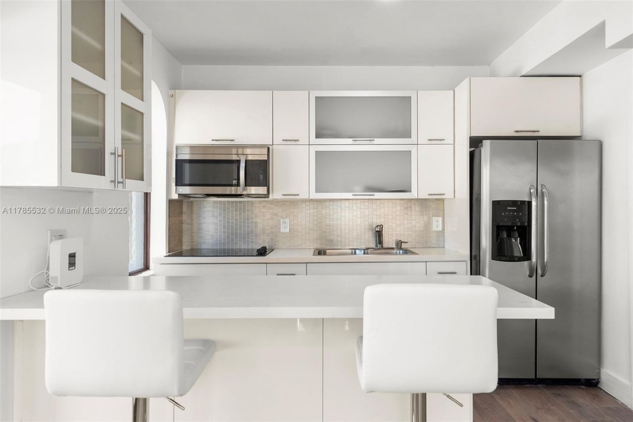 270 Atlantic Ave, Sunny Isles Beach, FL 33160 Photo