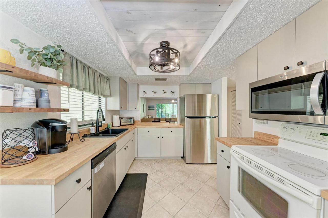 3803 Sun Eagle Lane, Unit 203, Bradenton, FL 34210 Photo