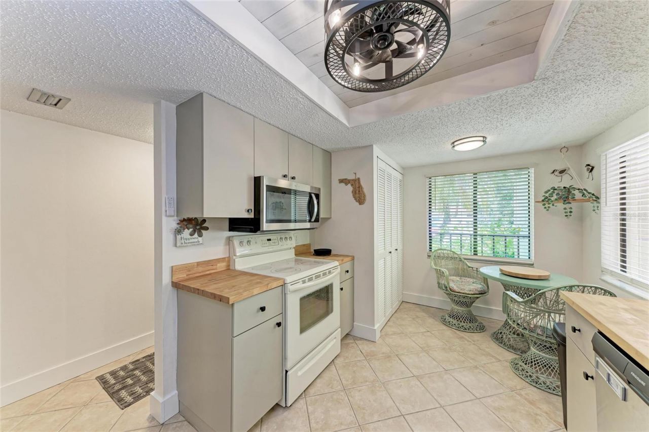 3803 Sun Eagle Lane, Unit 203, Bradenton, FL 34210 Photo