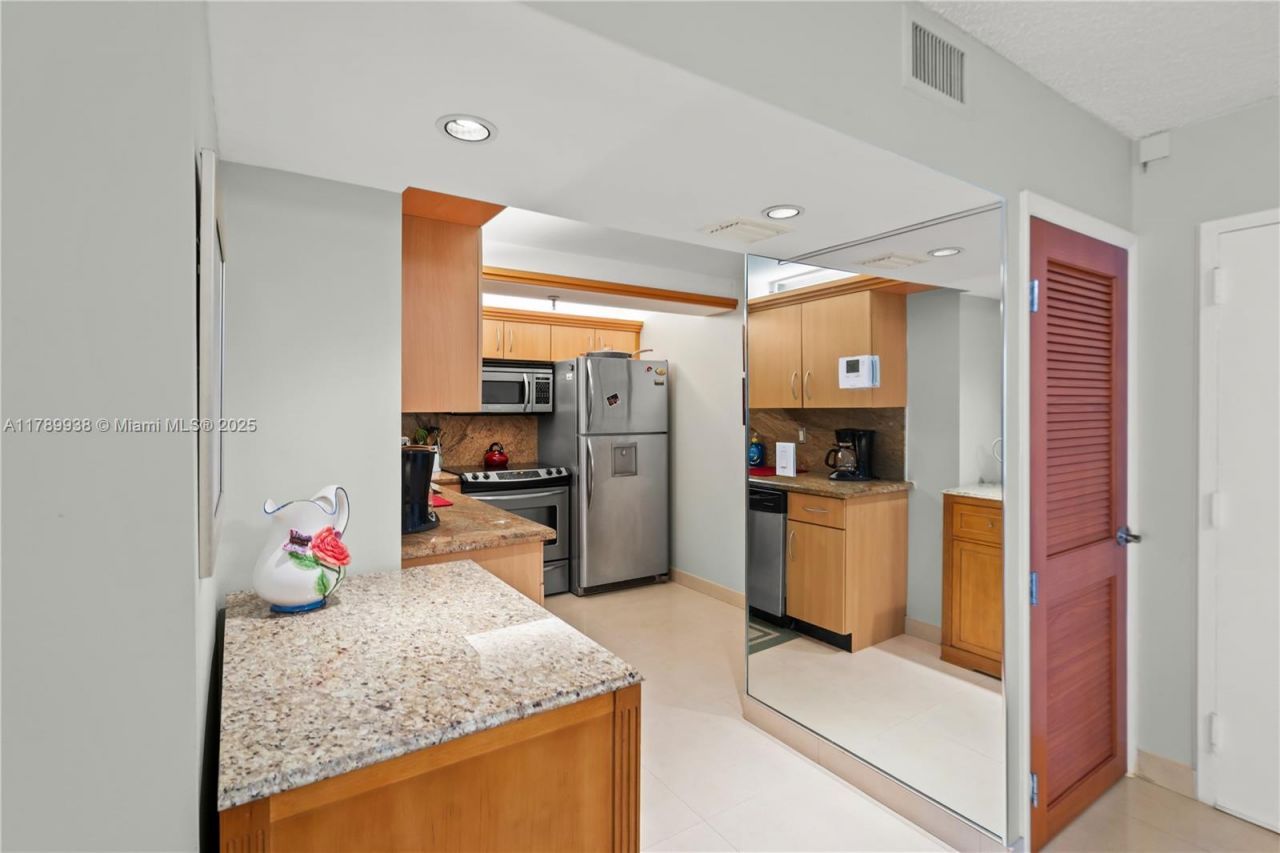 2401 Collins Ave, Unit 705, Miami Beach, FL 33140 Photo