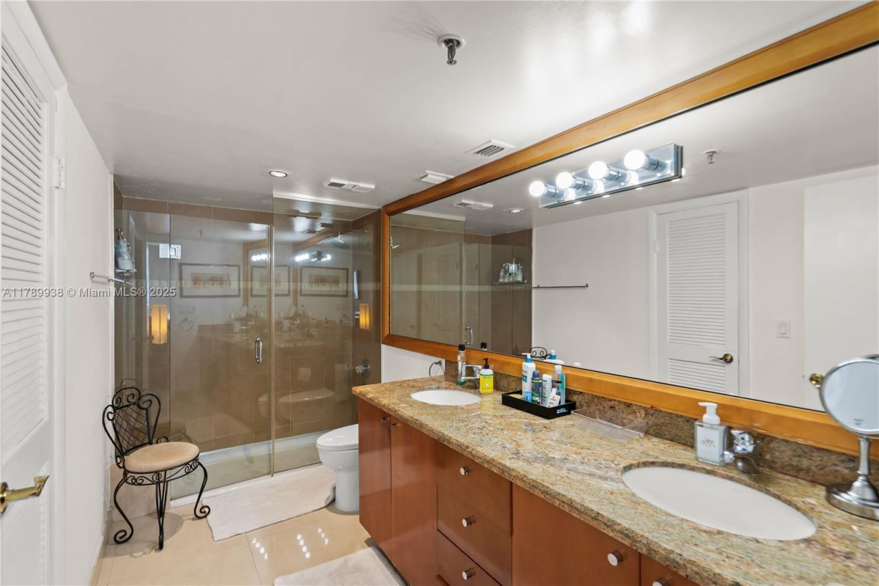 2401 Collins Ave, Unit 705, Miami Beach, FL 33140 Photo