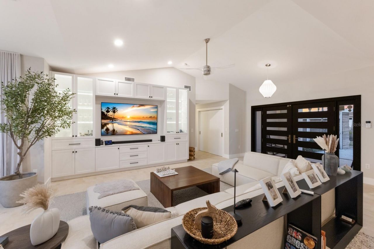 238 Island Circle, Sarasota, FL 34242 Photo