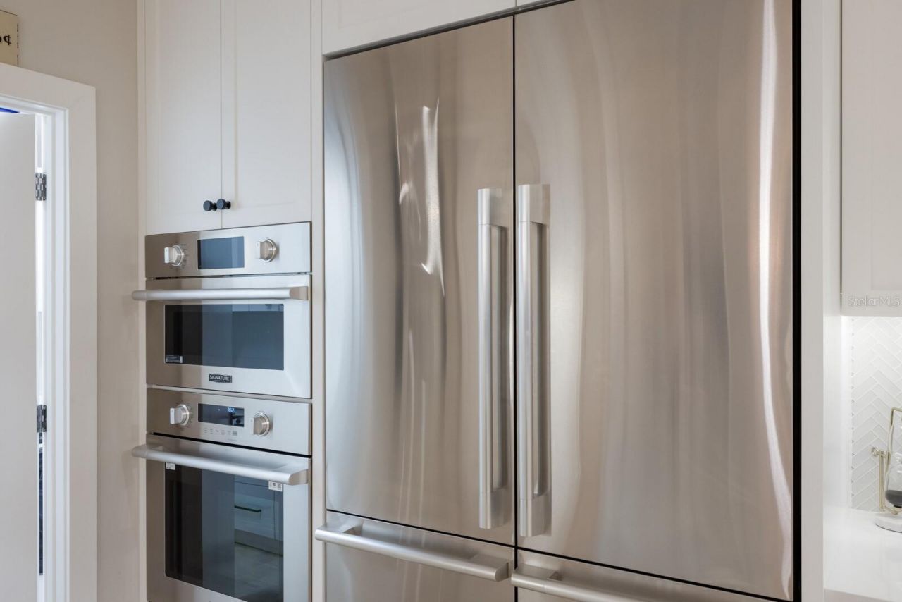 238 Island Circle, Sarasota, FL 34242 Photo