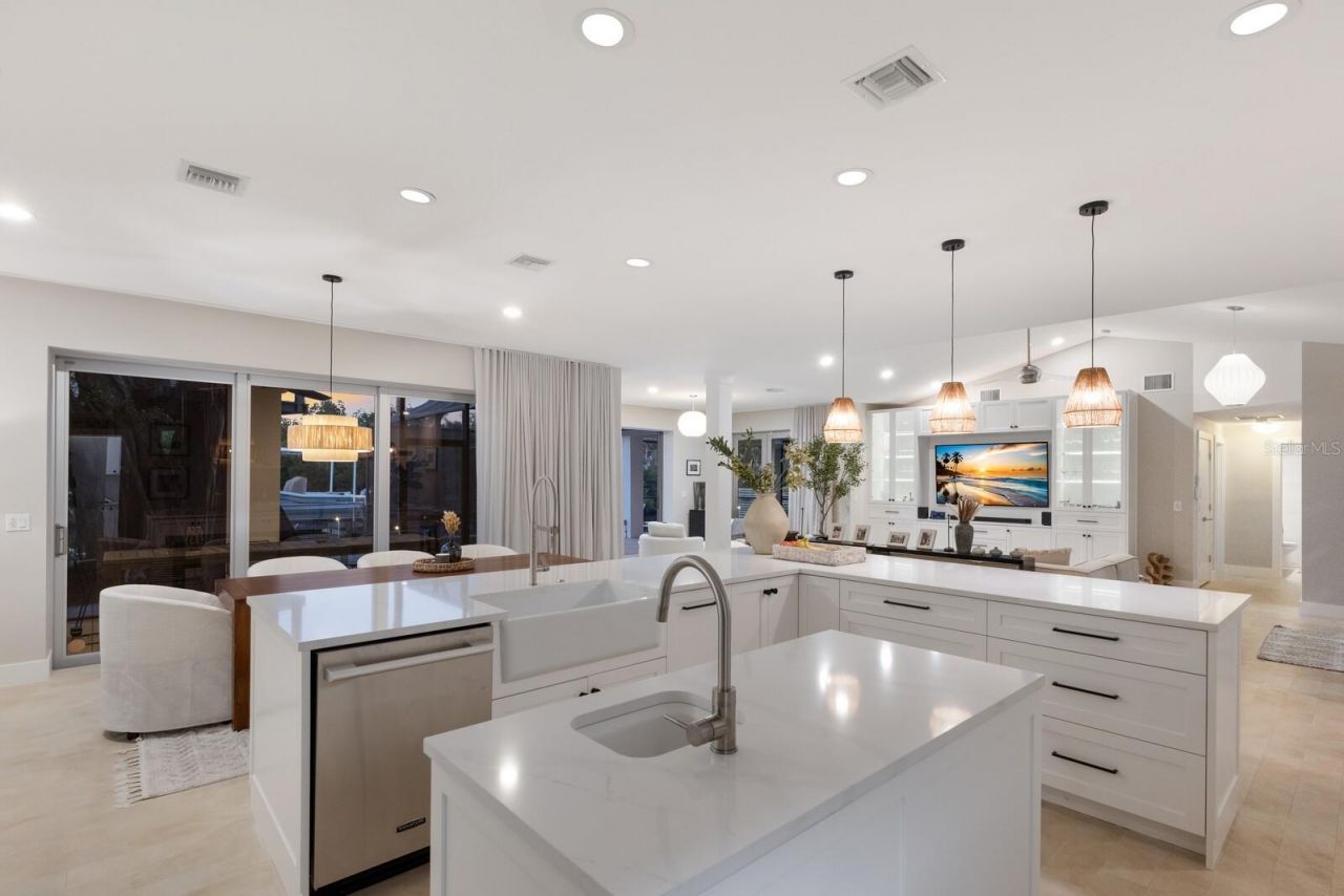 238 Island Circle, Sarasota, FL 34242 Photo