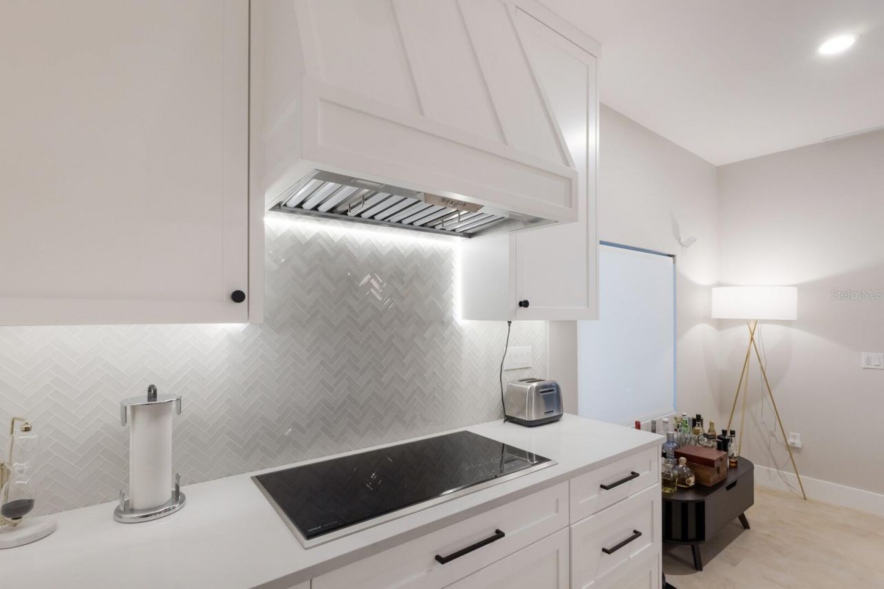 238 Island Circle, Sarasota, FL 34242 Photo