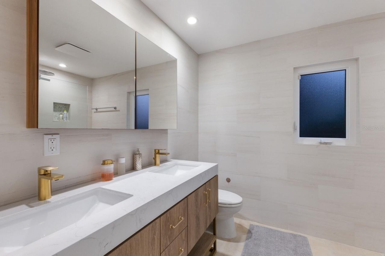 238 Island Circle, Sarasota, FL 34242 Photo