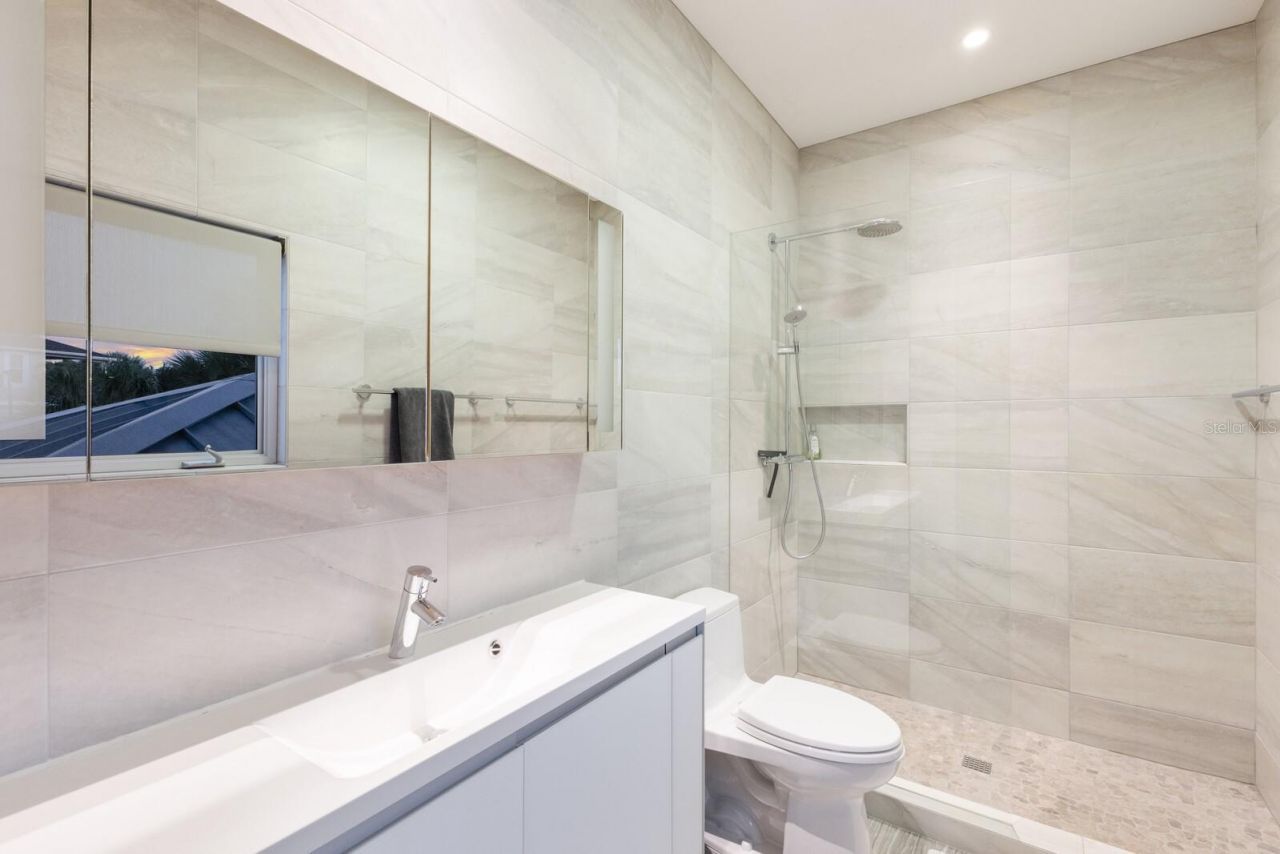 238 Island Circle, Sarasota, FL 34242 Photo