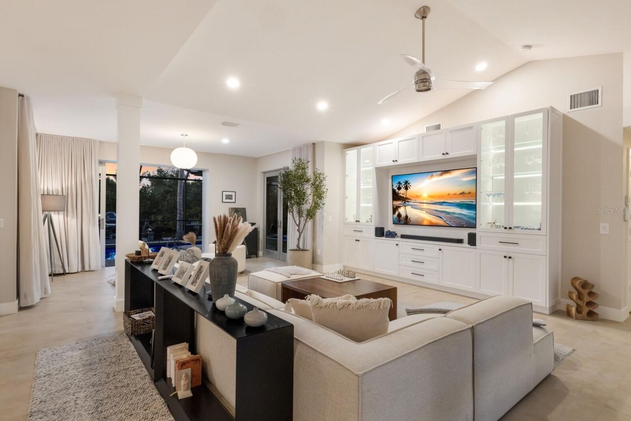 238 Island Circle, Sarasota, FL 34242 Photo