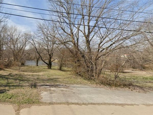 323 & 335 S Main Street, Cave Springs, AR 72718