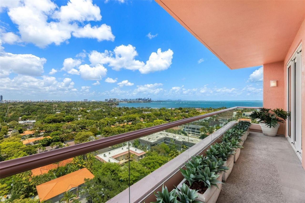 10 Edgewater Dr, Unit 16K, Coral Gables, FL 33133 Photo