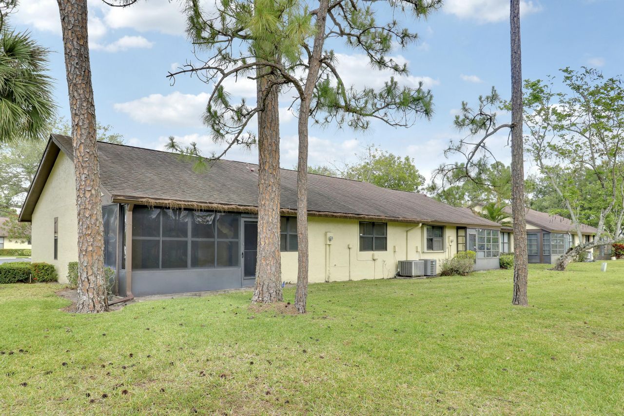 135 Manchineel Court, Royal Palm Beach, FL 33411 Photo