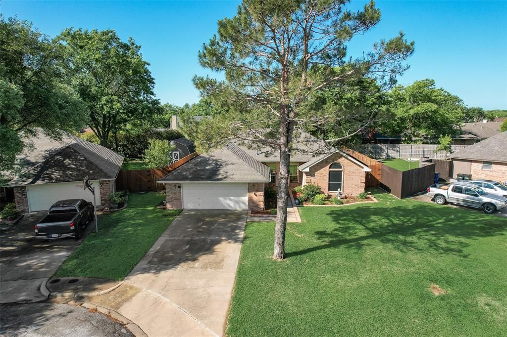 204 Tanglewood Lane, Waxahachie, TX 75165 Main Photo