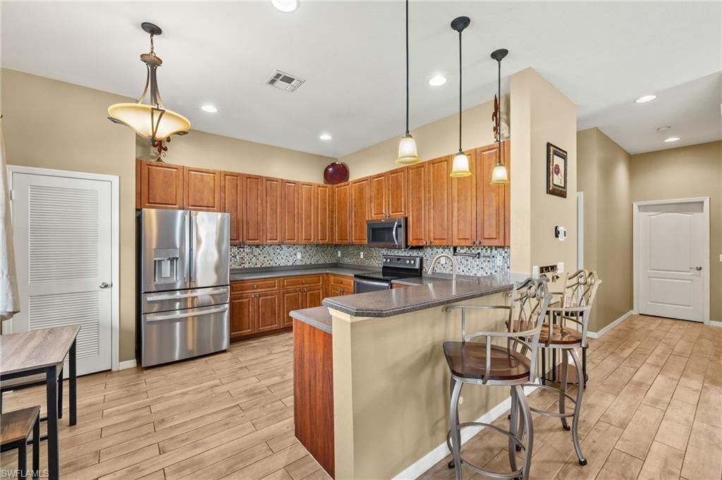 2552 Deerfield Lake Ct, Cape Coral, FL 33909 Photo