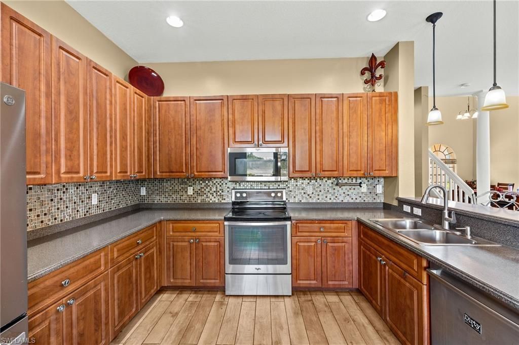 2552 Deerfield Lake Ct, Cape Coral, FL 33909 Photo