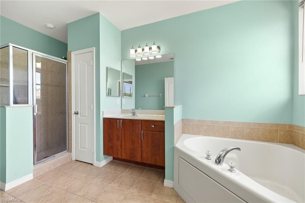 2552 Deerfield Lake Ct, Cape Coral, FL 33909 Photo