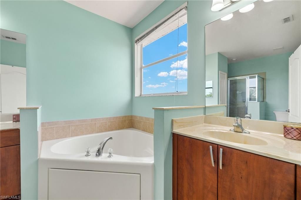 2552 Deerfield Lake Ct, Cape Coral, FL 33909 Photo