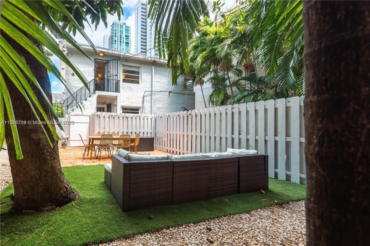 426 NE 26th St, Miami, FL 33137 Photo