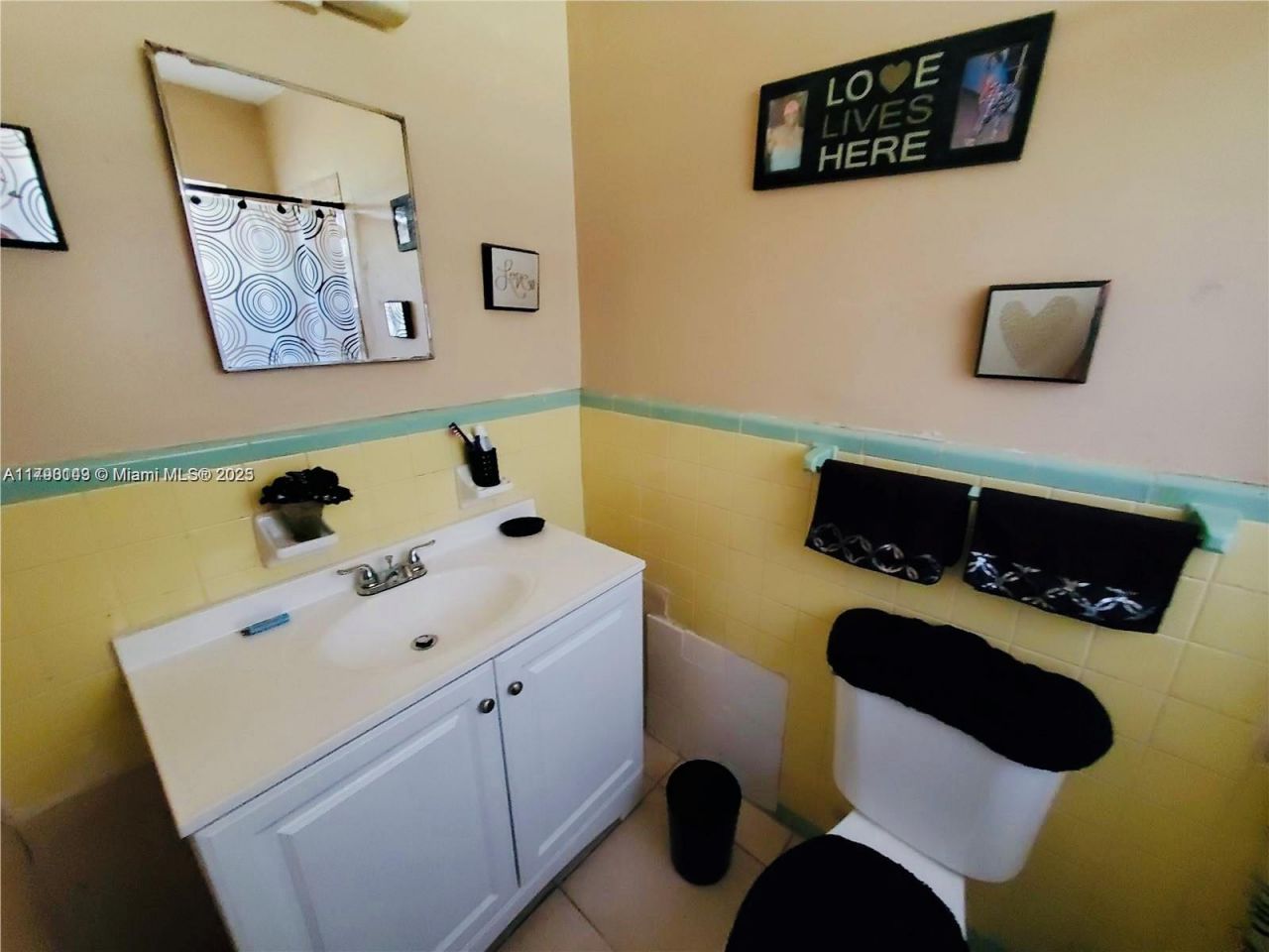 2540 NW 15th St, Fort Lauderdale, FL 33311 Photo