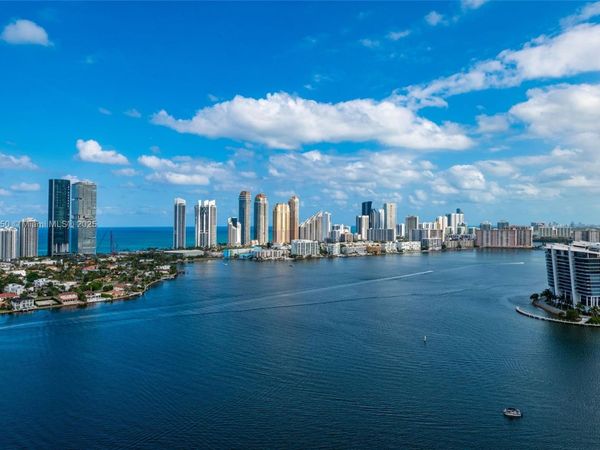 3530 Mystic Pointe Dr, Unit LPH14, Aventura, FL 33180