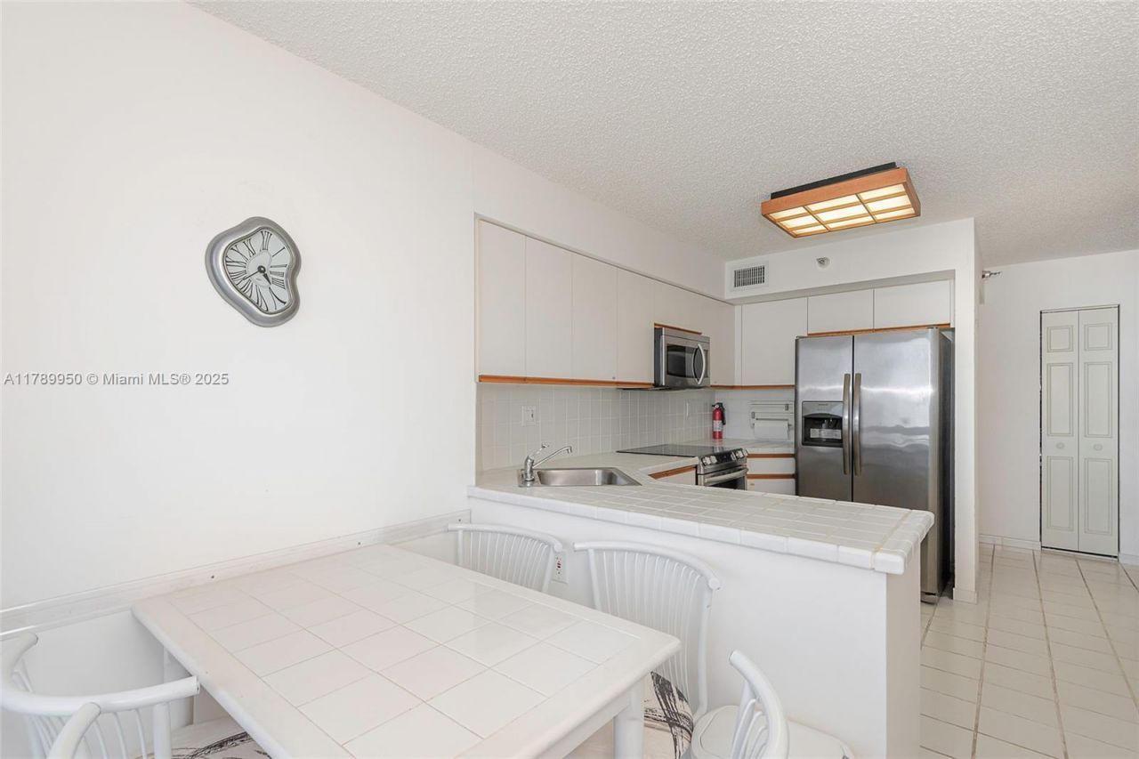 3530 Mystic Pointe Dr, Unit LPH14, Aventura, FL 33180 Photo