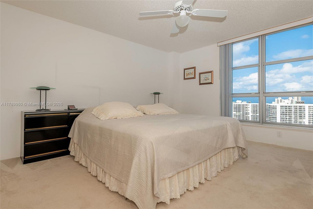 3530 Mystic Pointe Dr, Unit LPH14, Aventura, FL 33180 Photo