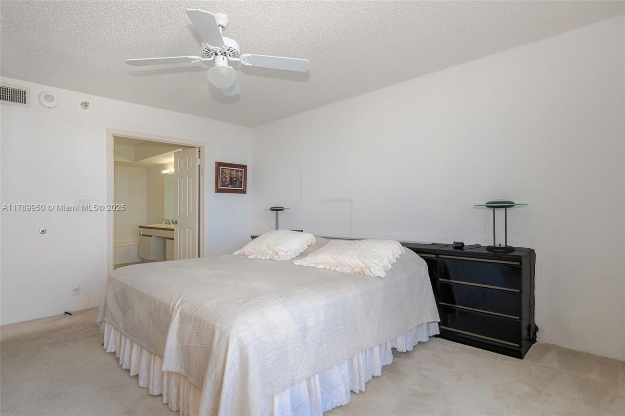 3530 Mystic Pointe Dr, Unit LPH14, Aventura, FL 33180 Photo