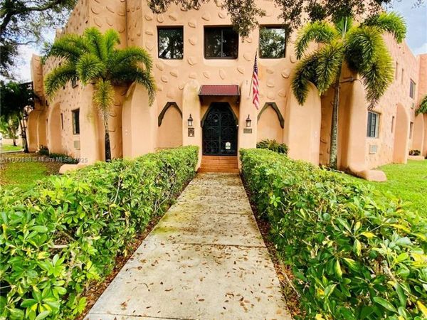 200 Azure Way, Miami Springs, FL 33166