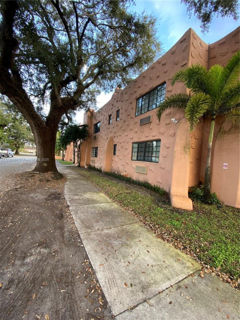 200 Azure Way, Miami Springs, FL 33166 Photo