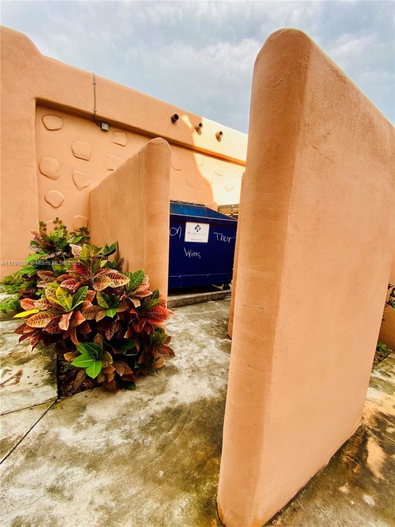 200 Azure Way, Miami Springs, FL 33166 Photo