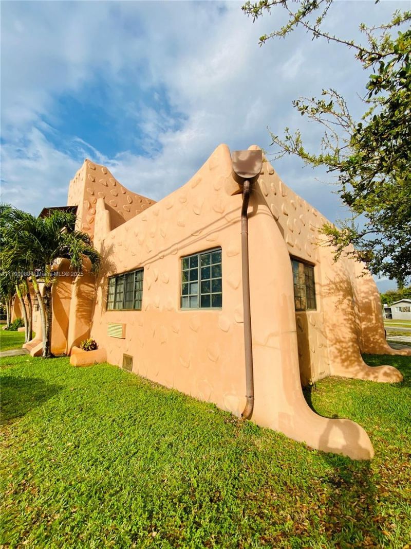 200 Azure Way, Miami Springs, FL 33166 Photo