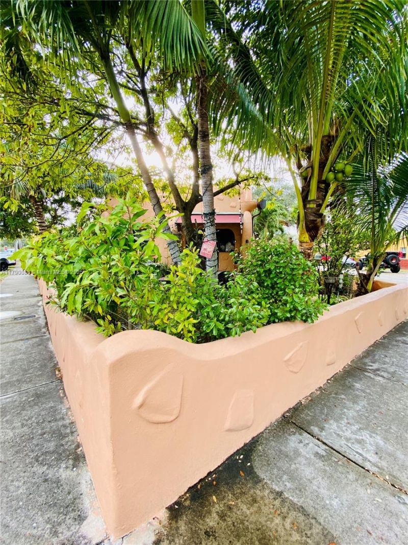 200 Azure Way, Miami Springs, FL 33166 Photo