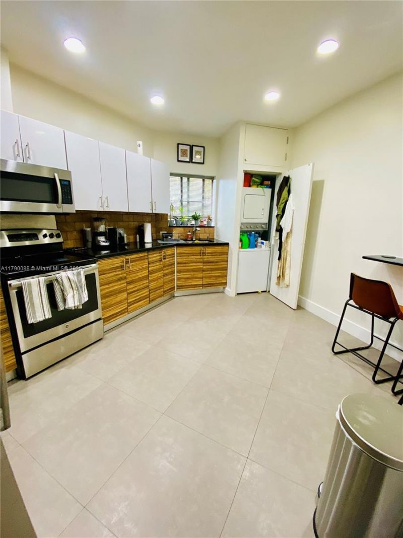 200 Azure Way, Miami Springs, FL 33166 Photo