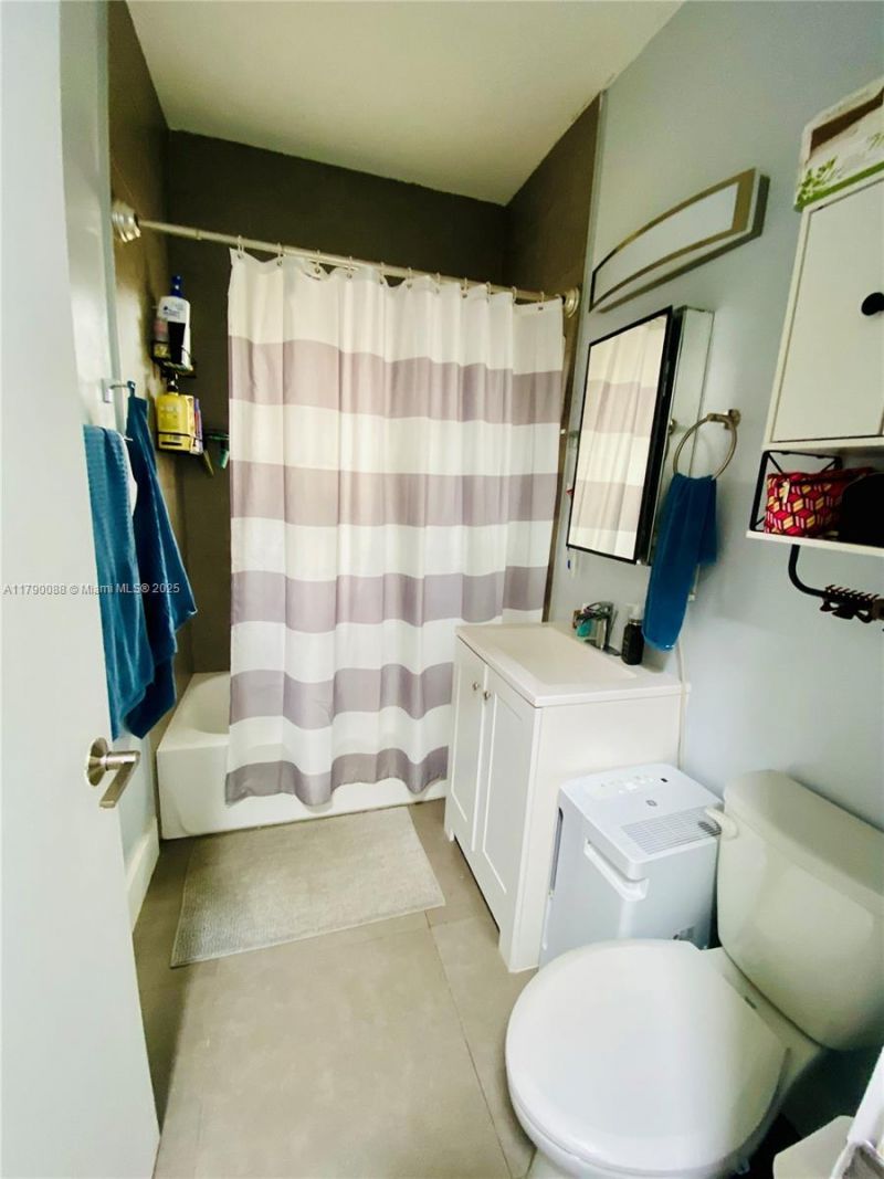 200 Azure Way, Miami Springs, FL 33166 Photo