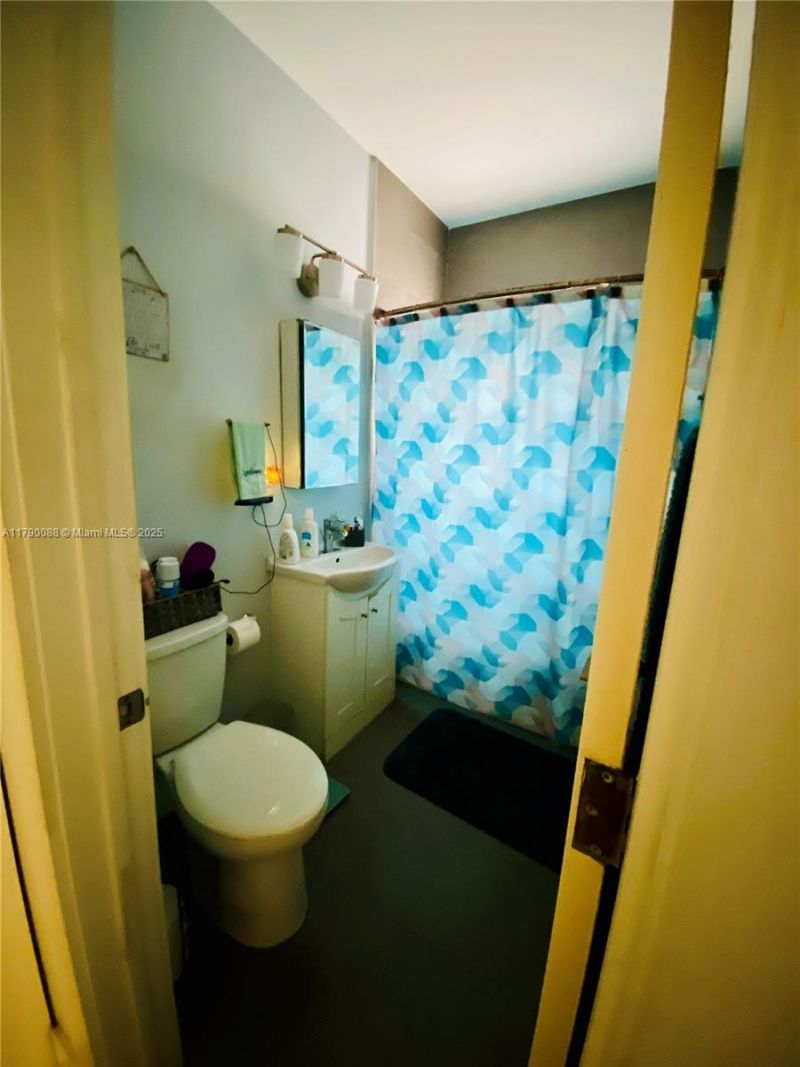 200 Azure Way, Miami Springs, FL 33166 Photo