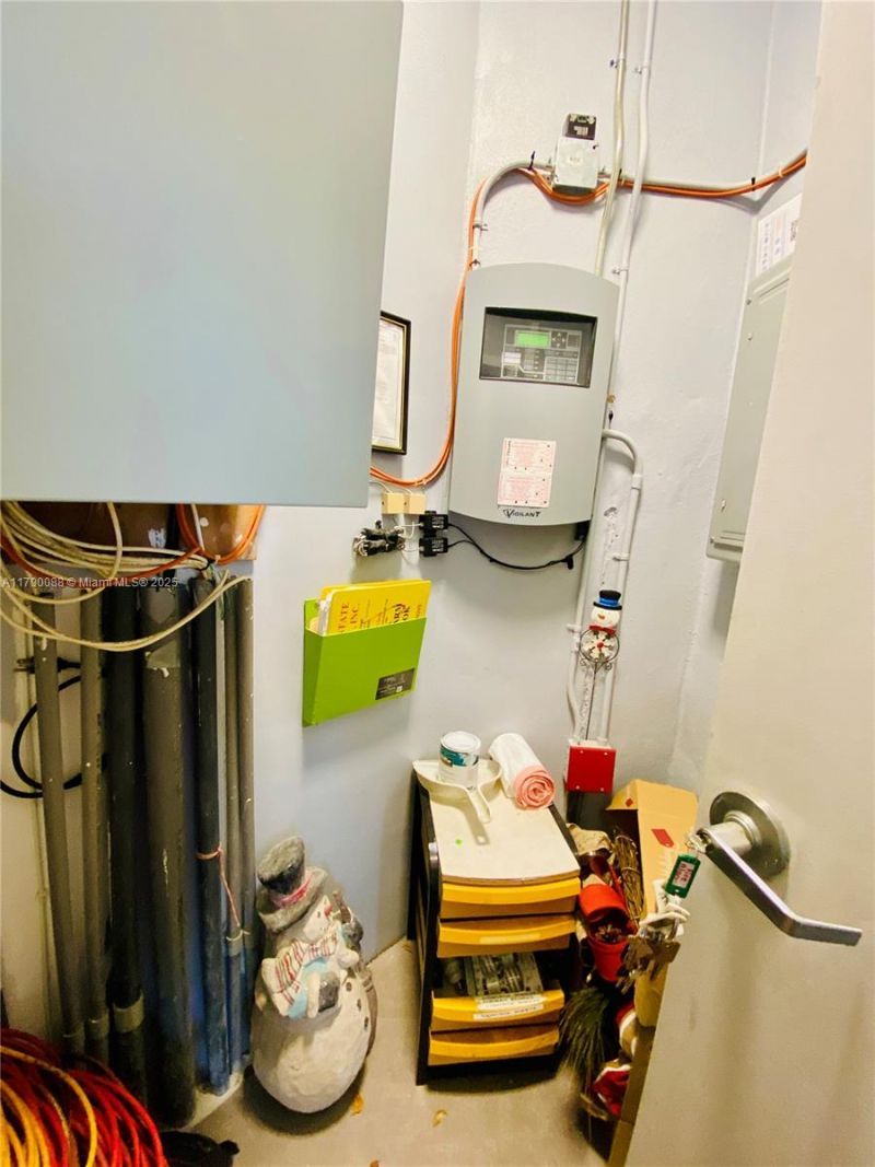 200 Azure Way, Miami Springs, FL 33166 Photo