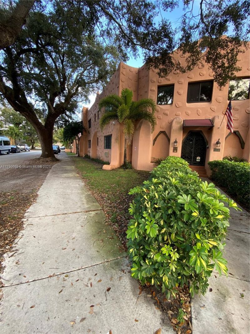 200 Azure Way, Miami Springs, FL 33166 Photo