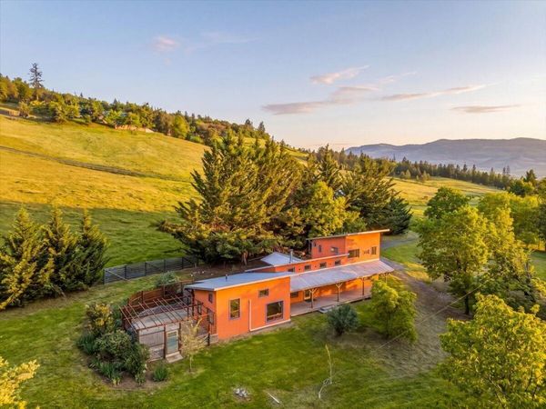 1848 Anderson Creek Road, Talent, OR 97540