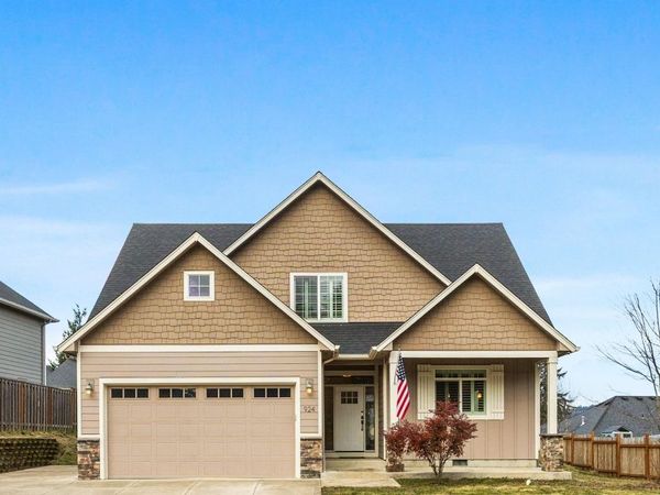 924 Park St, Sweet Home, OR 97386