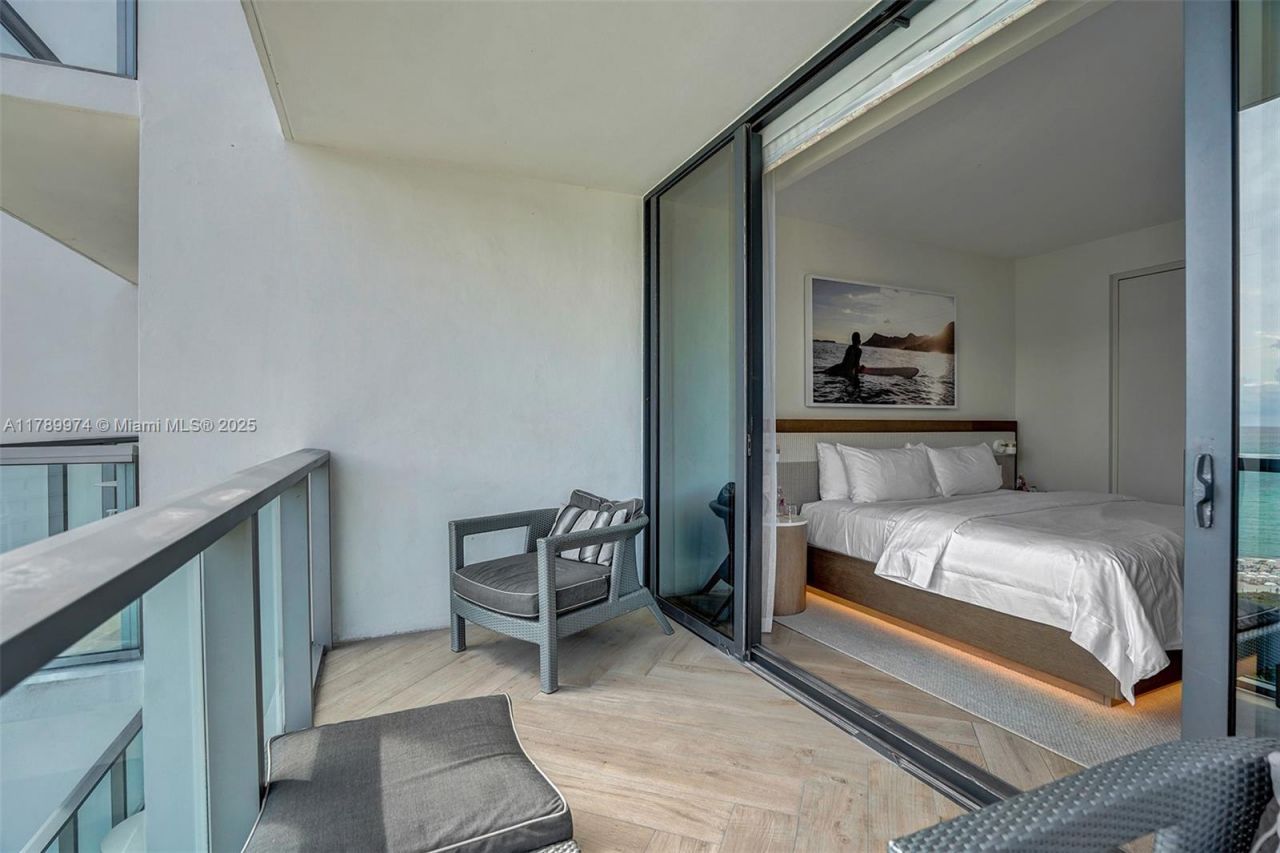 2201 Collins Ave, Unit 1215, Miami Beach, FL 33139 Photo