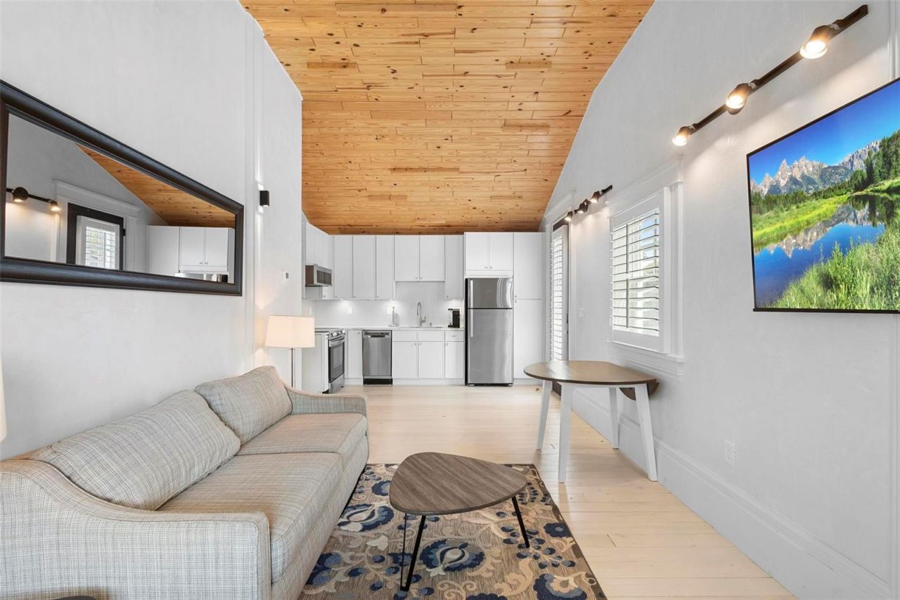 1521 E Harwood Street, Orlando, FL 32803 Photo