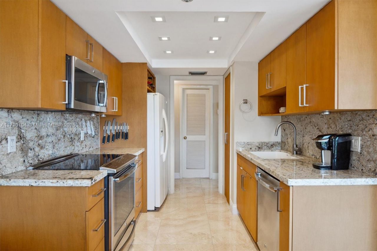 300 Three Islands Blvd, Unit 601, Hallandale Beach, FL 33009 Photo