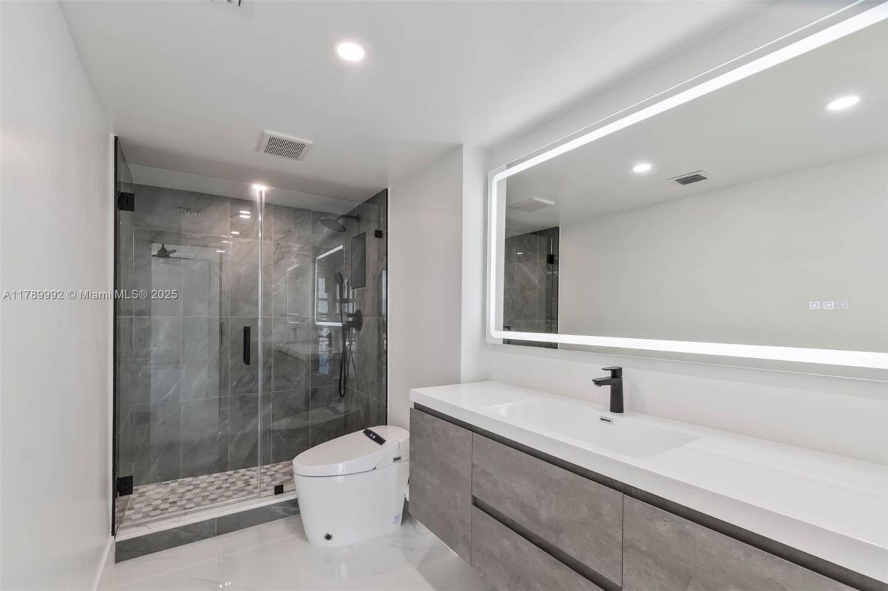 20335 W Country Club Dr, Unit 1902, Aventura, FL 33180 Photo