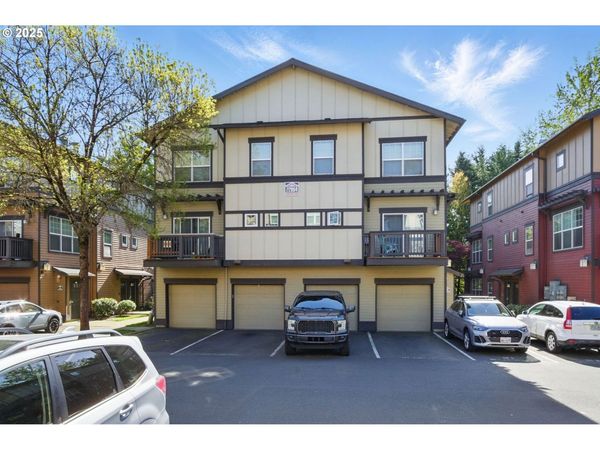 22864 SW FOREST CREEK DR, Unit 200, Sherwood, OR 97140