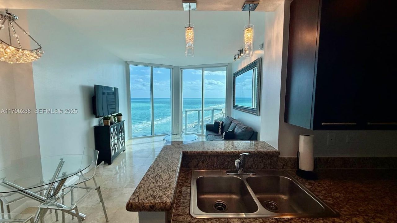 6515 Collins Ave, Unit 1604, Miami Beach, FL 33141 Photo