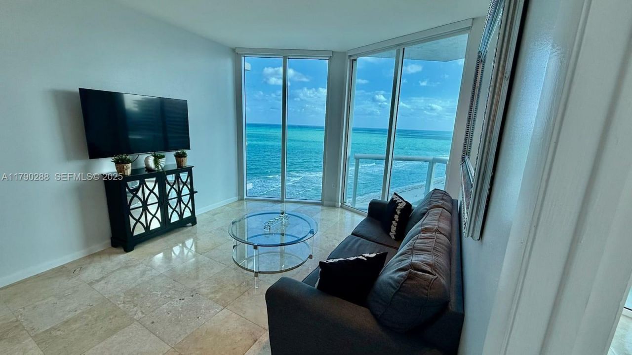 6515 Collins Ave, Unit 1604, Miami Beach, FL 33141 Photo