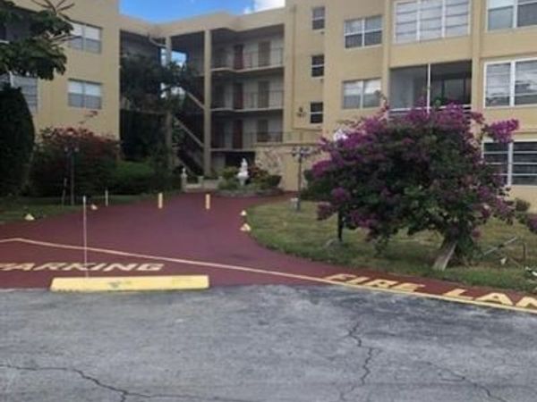 2801 Somerset Dr, Unit 209, Lauderdale Lakes, FL 33311