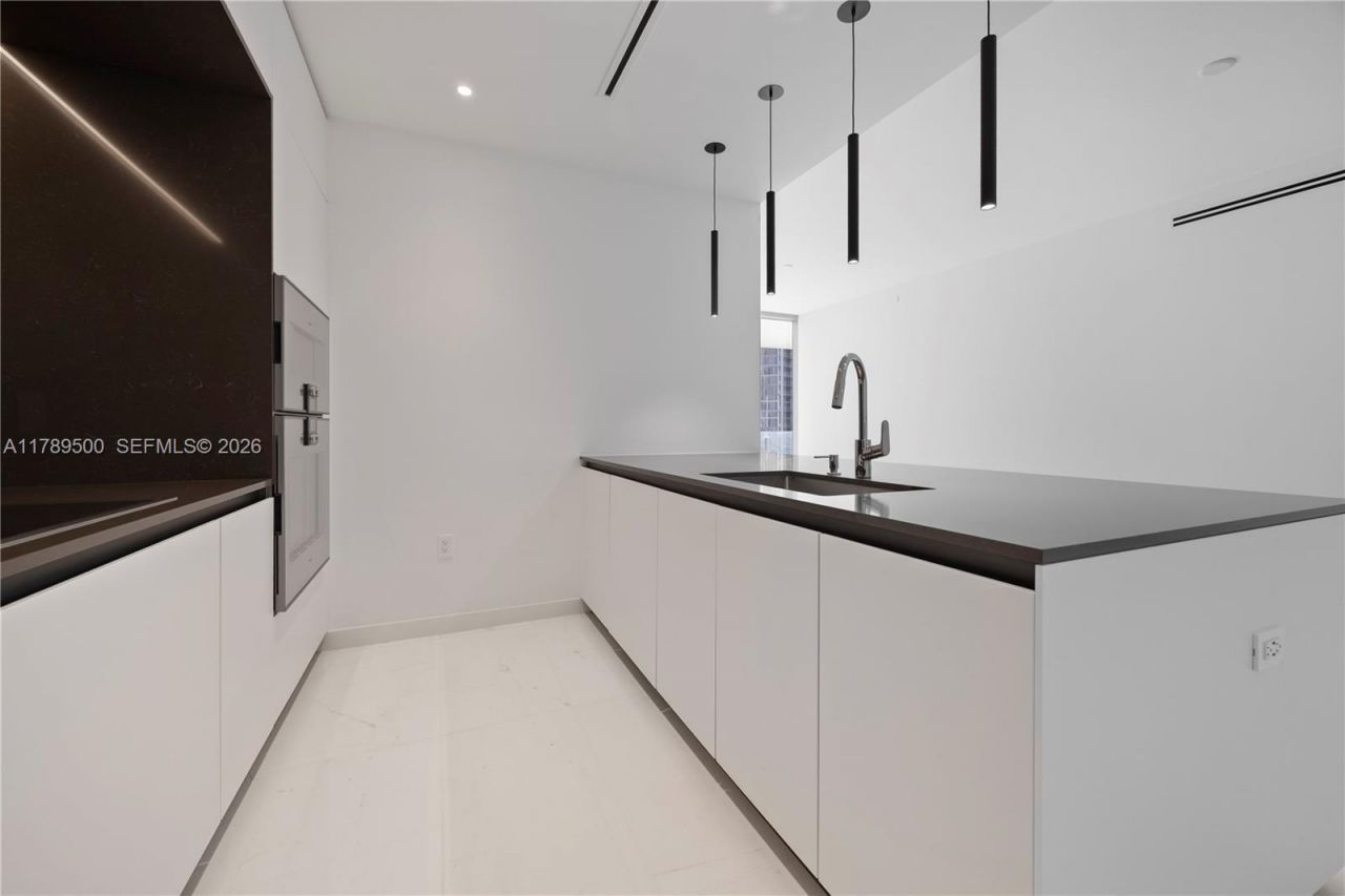 300 Biscayne Blvd Way, Unit 1102, Miami, FL 33131 Photo