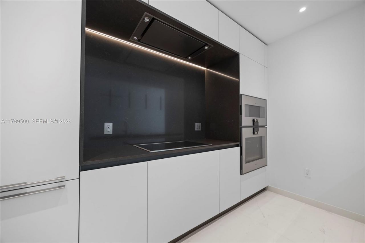 300 Biscayne Blvd Way, Unit 1102, Miami, FL 33131 Photo